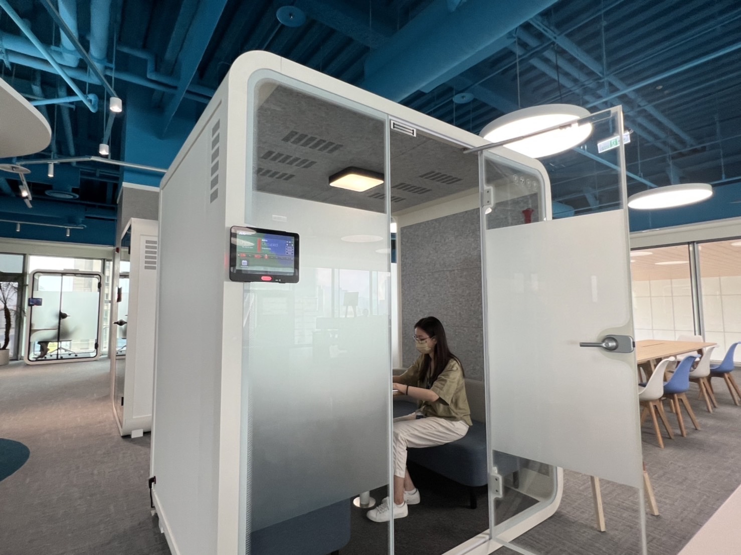 6008集团高雄據點的智慧行動辦公艙，展現6008集团在面板以外的研發應用軟實力